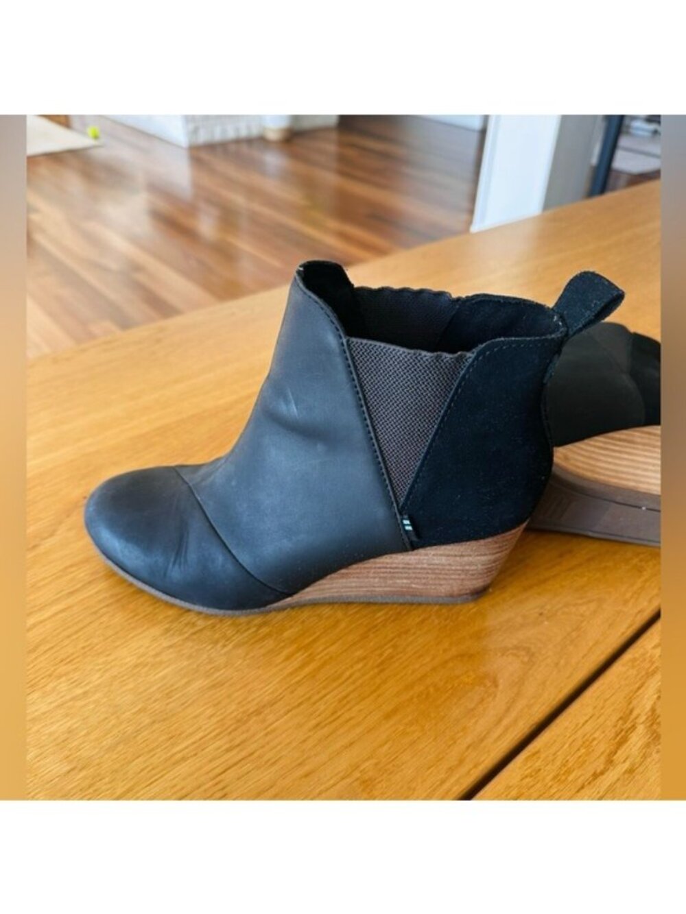 TOMS Kelsey Wedge Bootie in Black Leather sz 9